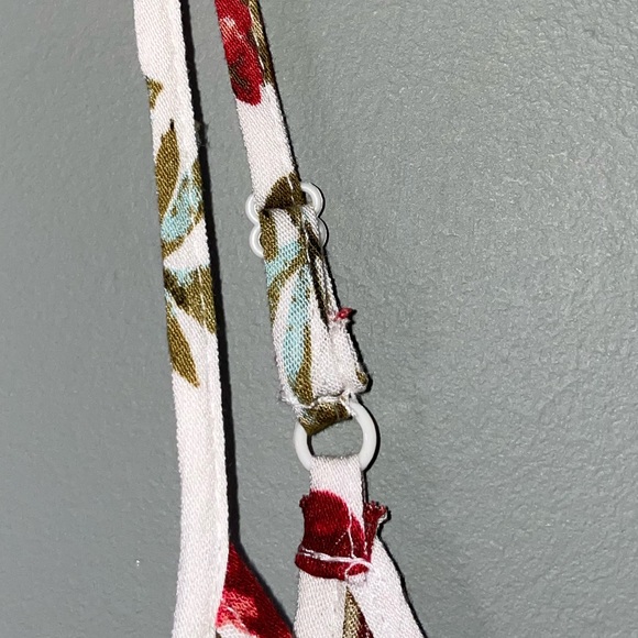 3/$27 Ambiance Rose Patterned Romper Size Large - Picture 3 of 6